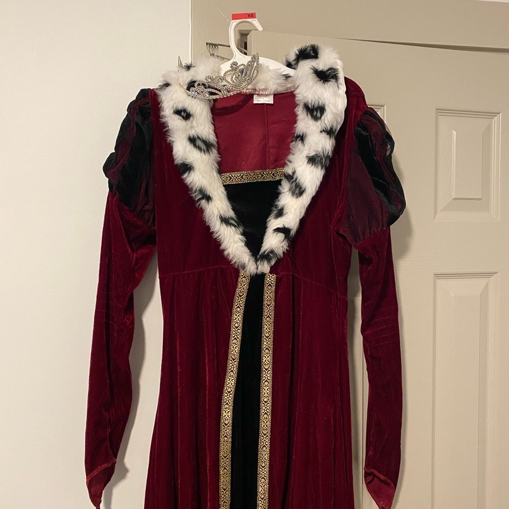 Queen Halloween Costume